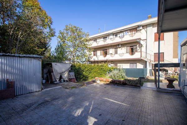 appartamento in vendita a Roma in zona Borghesiana