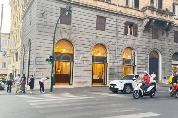 negozio in vendita a Roma in zona Rione Monti/Campitelli