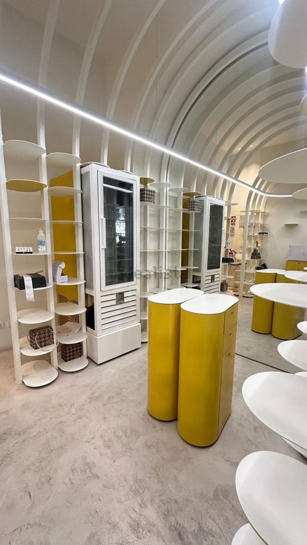 negozio in vendita a Roma in zona Esquilino