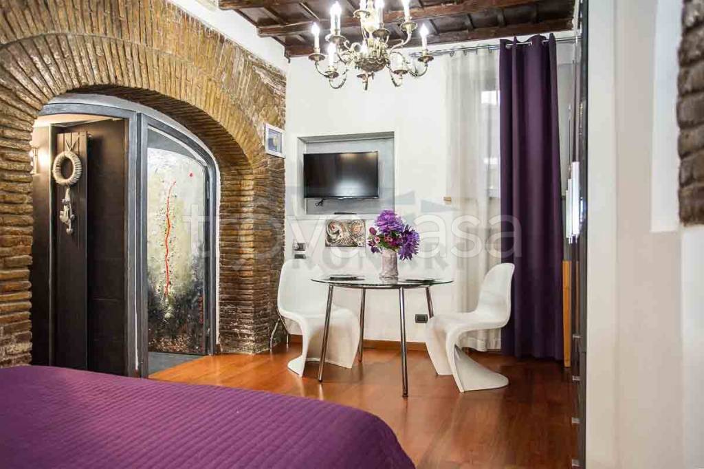 appartamento in vendita a Roma in zona Trastevere