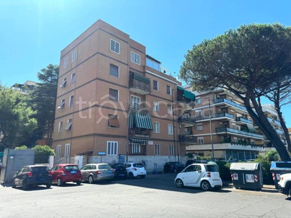 appartamento in vendita a Roma in zona Ostia