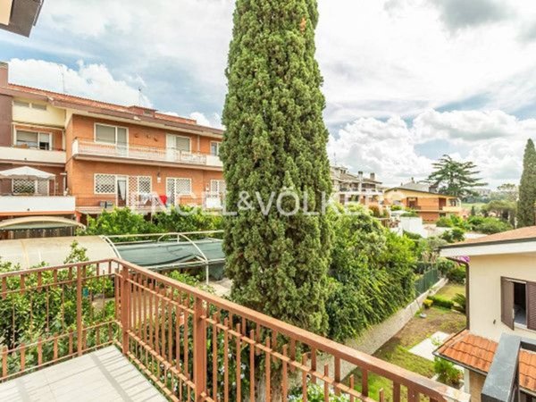 appartamento in vendita a Roma in zona Tre Pini - Poggio dei Fiori