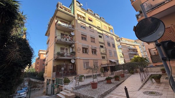 appartamento in vendita a Roma in zona Gianicolense