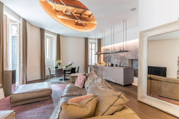 appartamento in vendita a Roma in zona Parione/Sant'Eustachio