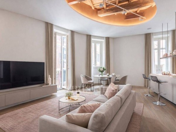 appartamento in vendita a Roma in zona Parione/Sant'Eustachio