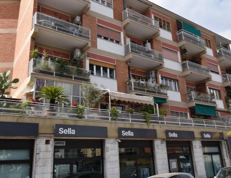 appartamento in vendita a Roma in zona Gianicolense
