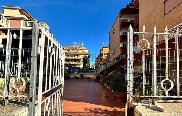 appartamento in vendita a Roma in zona Torrevecchia