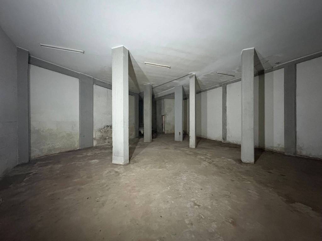 locale commerciale in vendita a Roma in zona Aurelio