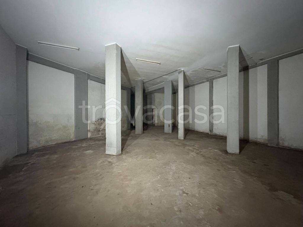 locale commerciale in vendita a Roma in zona Aurelio