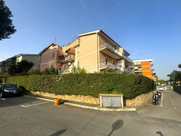 appartamento in vendita a Roma in zona Appio Claudio