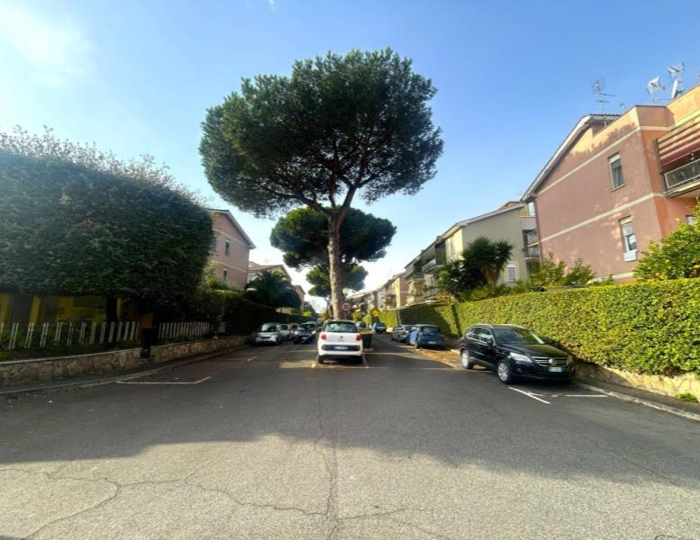 appartamento in vendita a Roma in zona Appio Claudio