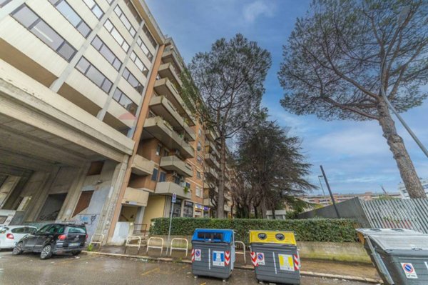 appartamento in vendita a Roma in zona Torre Spaccata