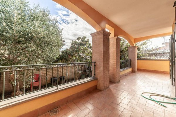 casa indipendente in vendita a Roma in zona Pantan Monastero