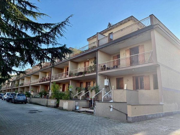 casa indipendente in vendita a Roma in zona Romanina