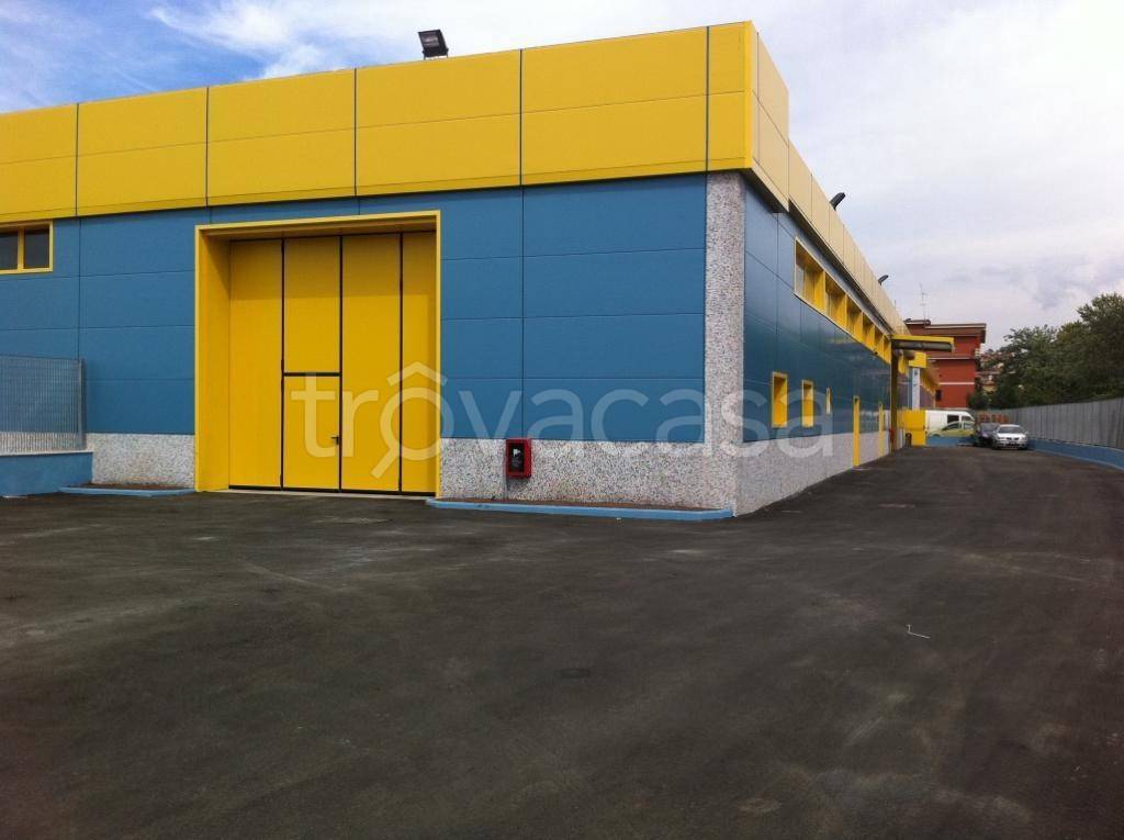 locale commerciale in vendita a Roma in zona Castel di Leva