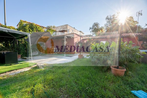 casa indipendente in vendita a Roma in zona Isola Farnese