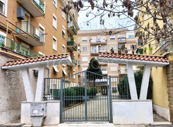 appartamento in vendita a Roma in zona Appio Claudio