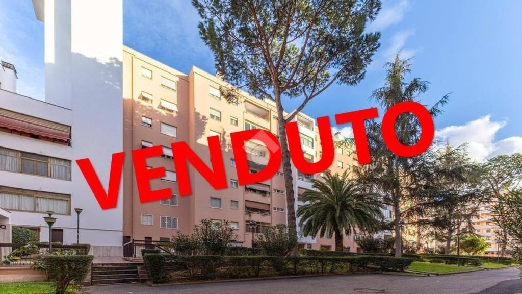 appartamento in vendita a Roma in zona Ardeatino