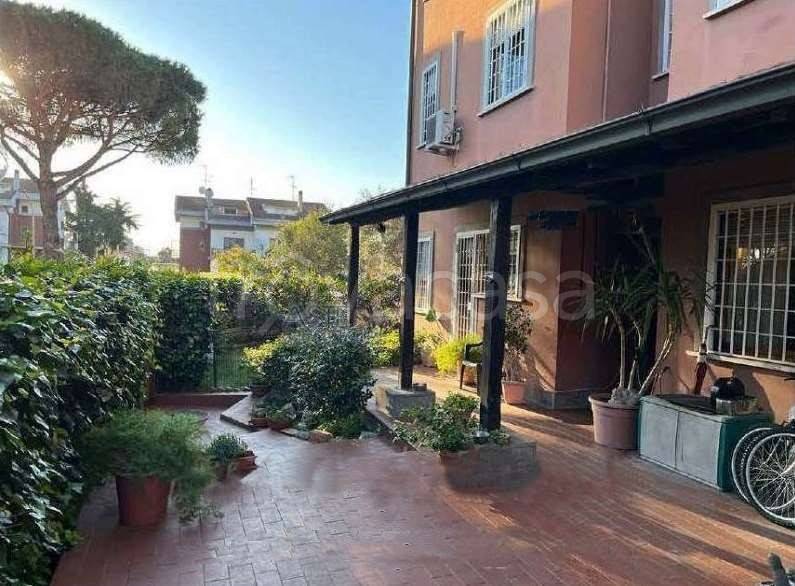 casa indipendente in vendita a Roma in zona Axa