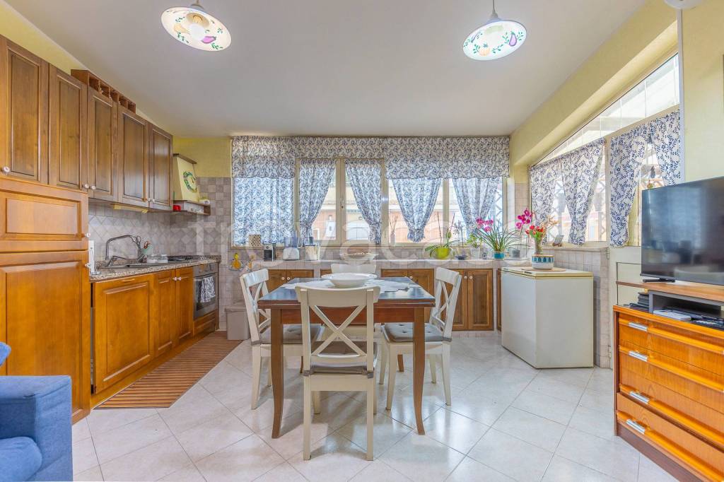 appartamento in vendita a Roma in zona Ostia