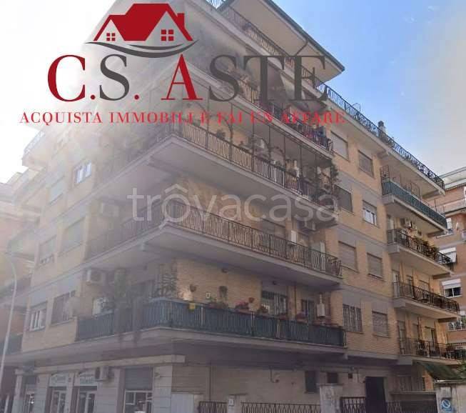 appartamento in vendita a Roma in zona Tor di Quinto