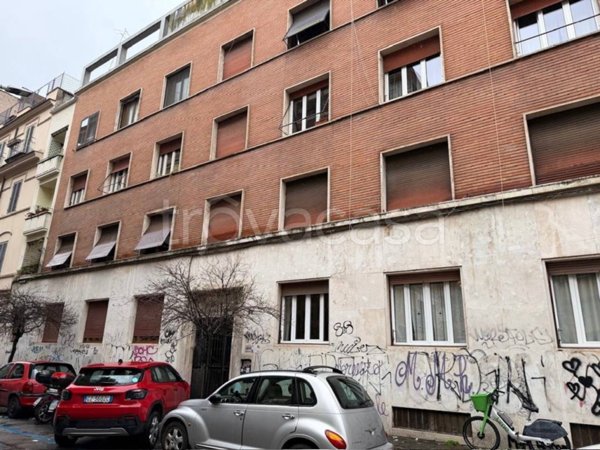 appartamento in vendita a Roma in zona Appio Latino