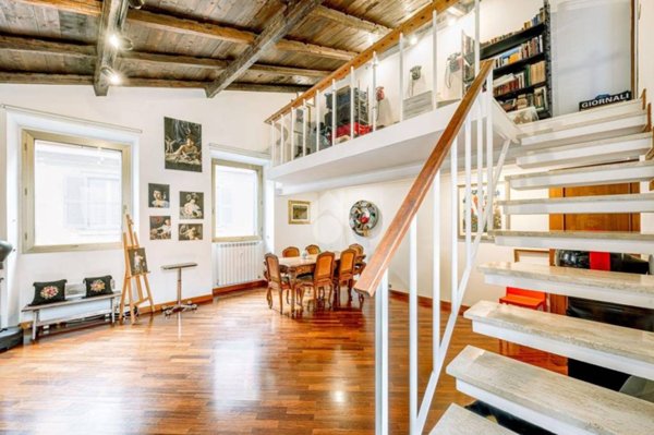 appartamento in vendita a Roma in zona Trevi-Colonna