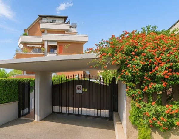 appartamento in vendita a Roma in zona Vitinia