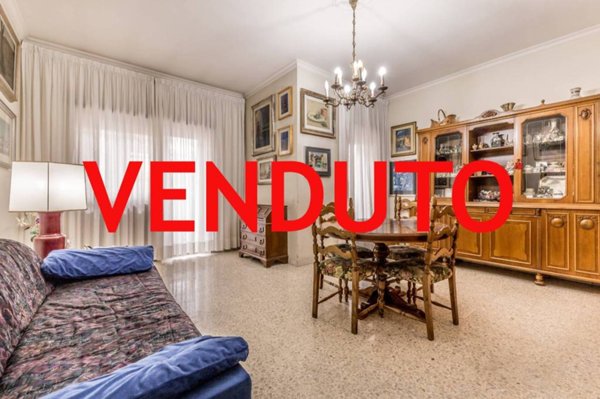 appartamento in vendita a Roma in zona Ardeatino