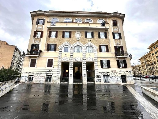 appartamento in vendita a Roma in zona Tuscolano