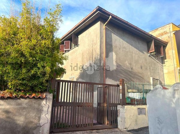 casa indipendente in vendita a Roma in zona Labaro
