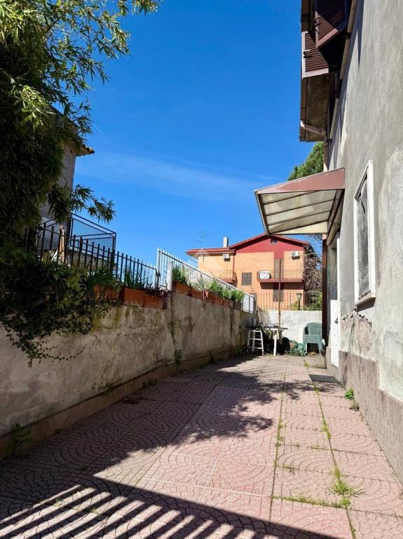 casa indipendente in vendita a Roma in zona Labaro