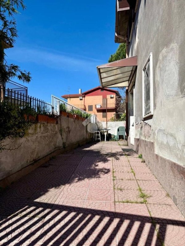 casa indipendente in vendita a Roma in zona Labaro