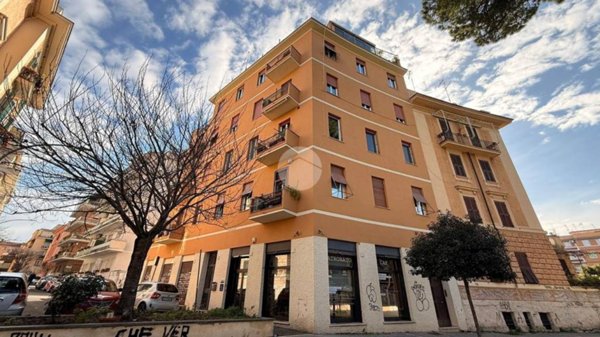 casa indipendente in vendita a Roma in zona Tuscolano