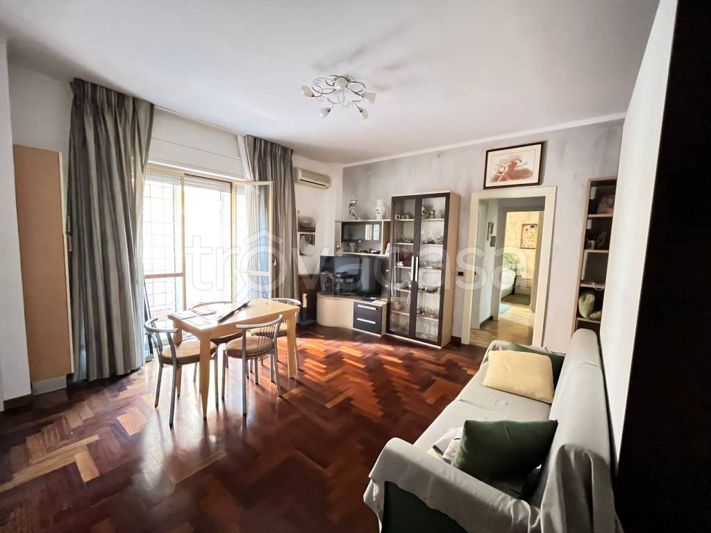 appartamento in vendita a Roma in zona Tomba di Nerone