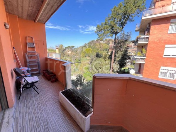 appartamento in vendita a Roma in zona Tomba di Nerone