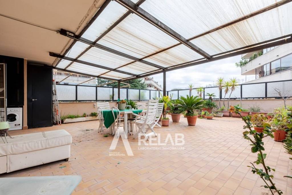 appartamento in vendita a Roma in zona Acilia