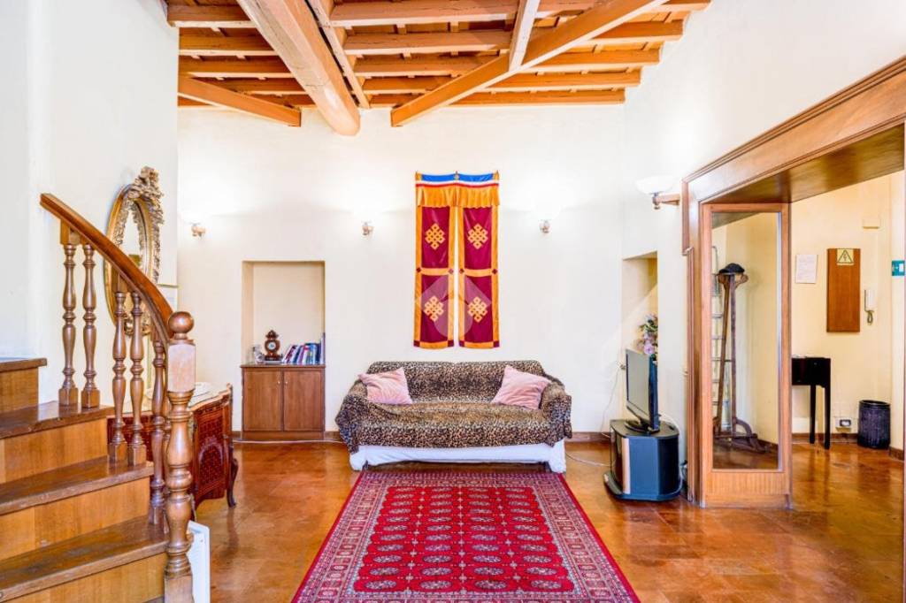 appartamento in vendita a Roma in zona Parione/Sant'Eustachio