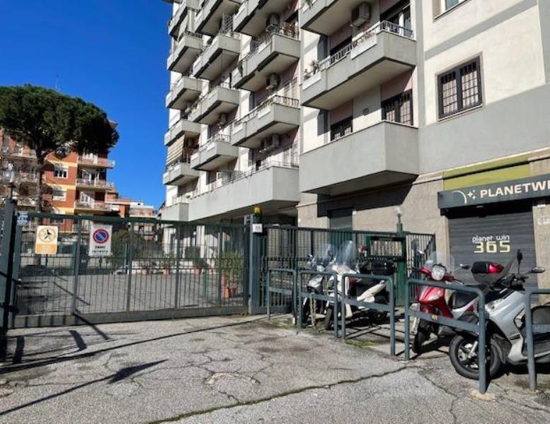 appartamento in vendita a Roma in zona Prenestino-Labicano