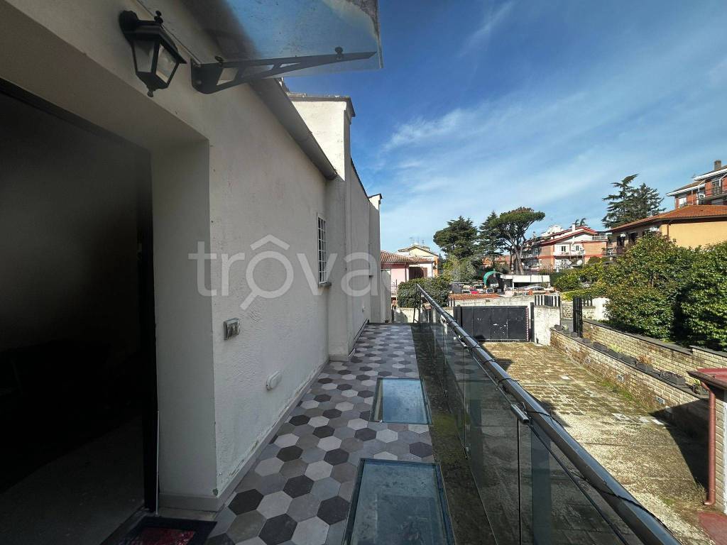 appartamento in vendita a Roma in zona Tor di Quinto