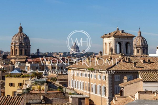 appartamento in vendita a Roma in zona Rione Monti/Campitelli