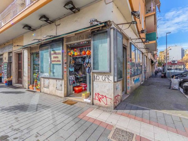 negozio in vendita a Roma in zona Prenestino-Centocelle