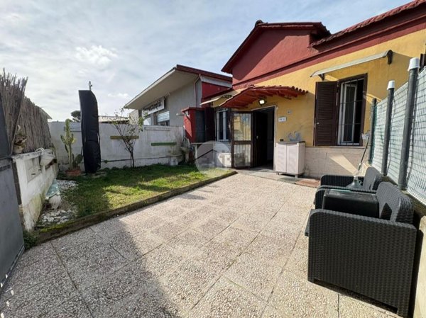 casa indipendente in vendita a Roma in zona Torre Maura
