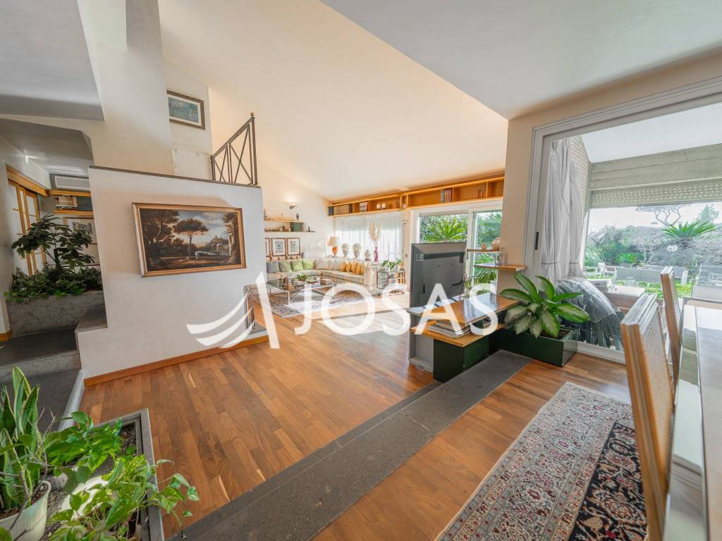 casa indipendente in vendita a Roma