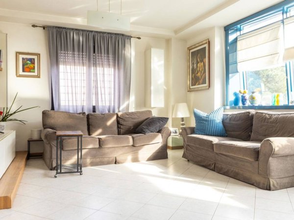 appartamento in vendita a Roma in zona EUR