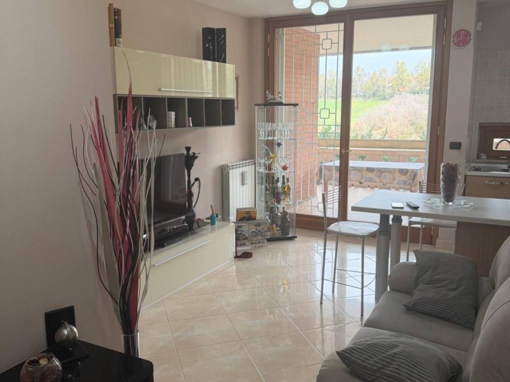 appartamento in vendita a Roma in zona Ostiense