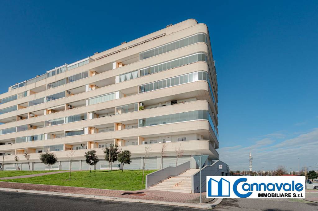 appartamento in vendita a Roma in zona Fonte Laurentina