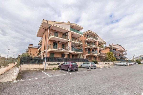 appartamento in vendita a Roma in zona Castelverde