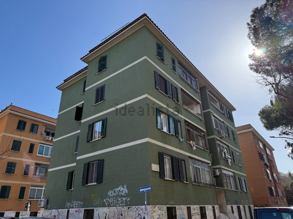 appartamento in vendita a Roma in zona Ostiense