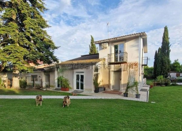 casa indipendente in vendita a Roma in zona Olgiata